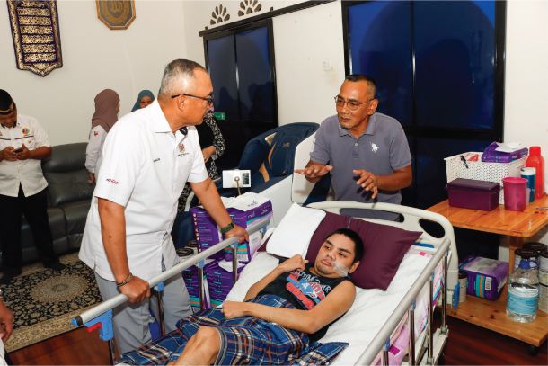 ZIARAH KASIH CAKNA KTP : JHEV ATM SANTUNI VETERAN ATM DI BATU PAHAT