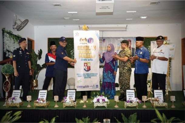 JHEV ATM TERUS DEKATI KOMUNITI : ASPIRASI MADANI KE SEKOLAH LUAR BANDAR